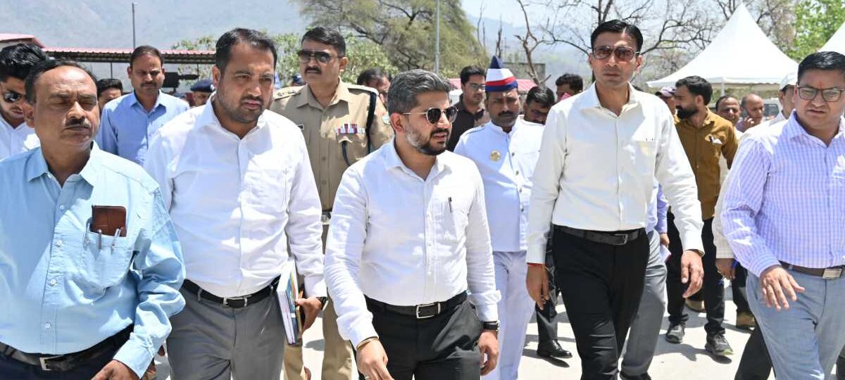 चारधाम में आने वाले यात्रियों को ना हो किसी भी तरह की असुविधा इस बात को गांठ बांध लेंः डीएम