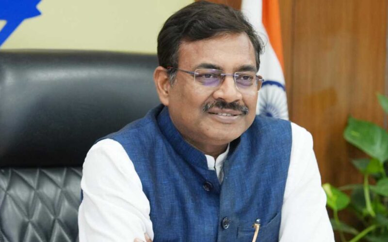 मुख्य सचिव आनंद बर्द्धन ने सिंचाई विभाग द्वारा जल संरक्षण हेतु बनाये जा रहे चेक डैम की समीक्षा की