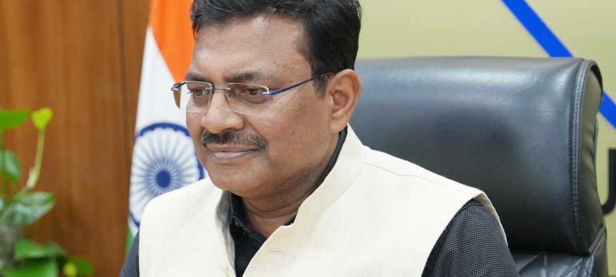 मुख्य सचिव ने की शिक्षा विभाग की समीक्षा