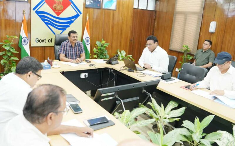 मुख्य सचिव आनन्द बर्द्धन ने सचिवालय में सिंचाई एवं लघु सिंचाई विभाग की समीक्षा की