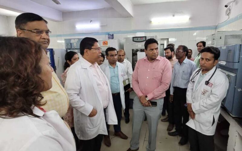 रामनगर अस्पताल में ई-रिक्शा से शव ढोने की घटना पर स्वास्थ्य विभाग सख्त, तीन सदस्यीय समिति करेगी जांच