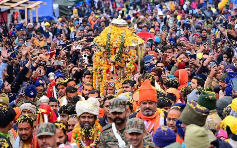केदारनाथ धाम पहुची भगवान केदारनाथ की पंचमुखी डोली