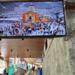 अब आस्था पथ और मंदिर प्रांगण से होंगे बाबा केदारनाथ के दर्शन, केदारपुरी में लगाए गए एलसीडी टीवी