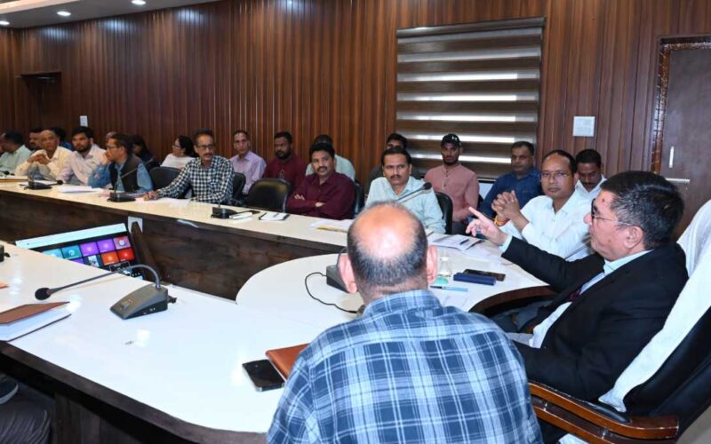 डीएम उत्तरकाशी ने समान नागरिक संहिता पोर्टल के क्रियान्वयन की प्रगति की समीक्षा की