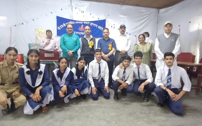 कीर्ति इंटर कॉलेज उत्तरकाशी में देश के लिए लड़ने वाले सैनिको याद में देशभक्ति कार्यक्रम आयोजित