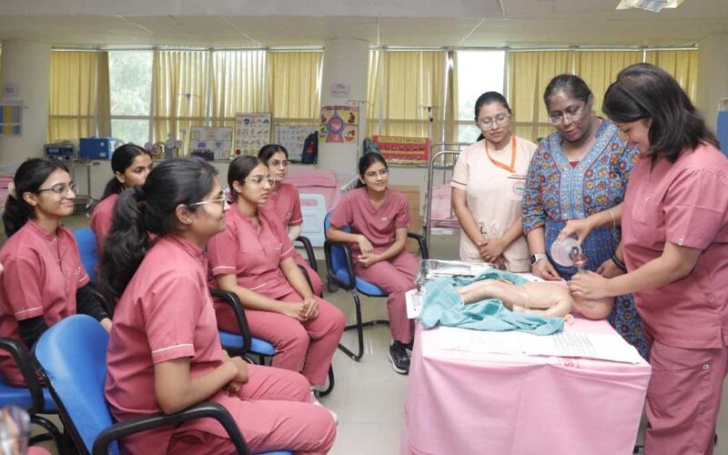 एम्स, ऋषिकेश में नवजात पुनर्जीवन कार्यक्रम पर कार्यशाला