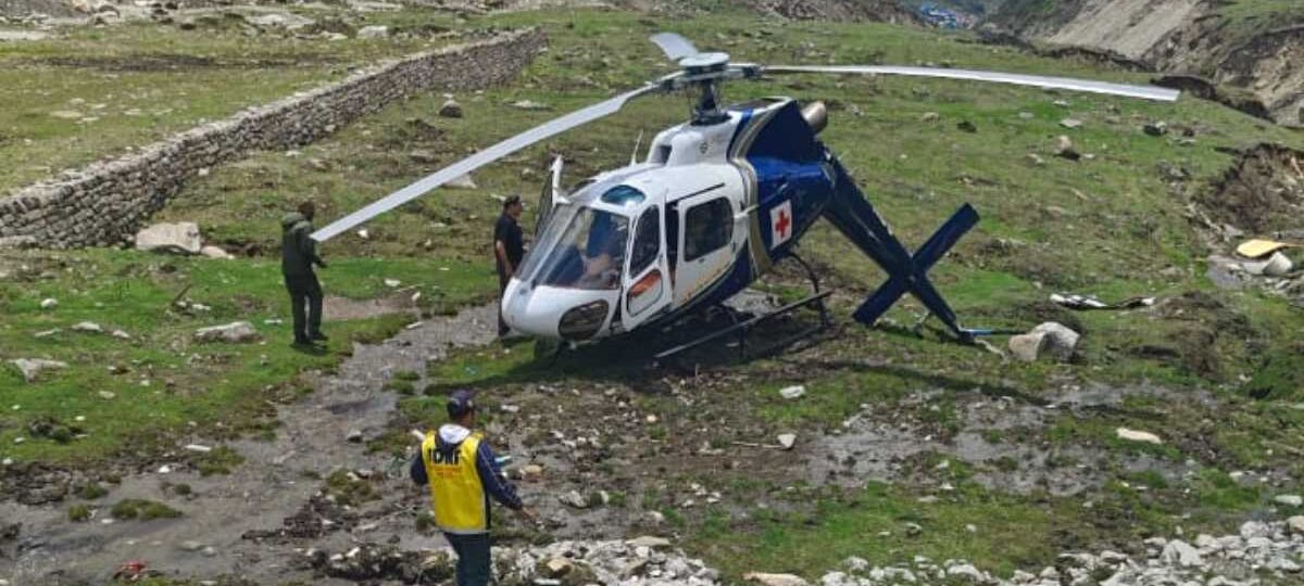 केदारनाथ में एयर एंबुलेंस की आपातकाल लैंडिंग, ऐसे बची चिकित्सकों की जान