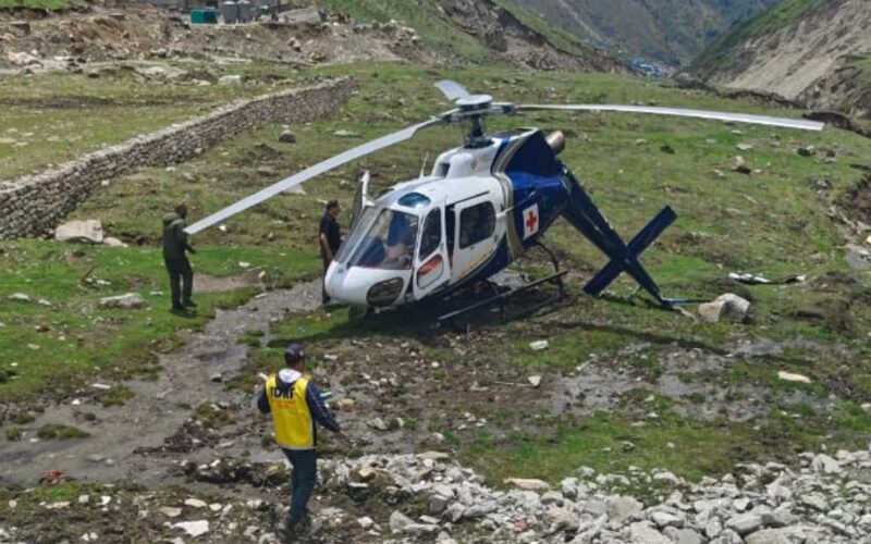केदारनाथ में एयर एंबुलेंस की आपातकाल लैंडिंग, ऐसे बची चिकित्सकों की जान