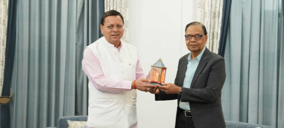 मुख्यमंत्री धामी ने किया उत्तराखंड दौरे पर आए 16वें वित्त आयोग के अध्यक्ष डॉ अरविंद पनगढ़िया का स्वागत