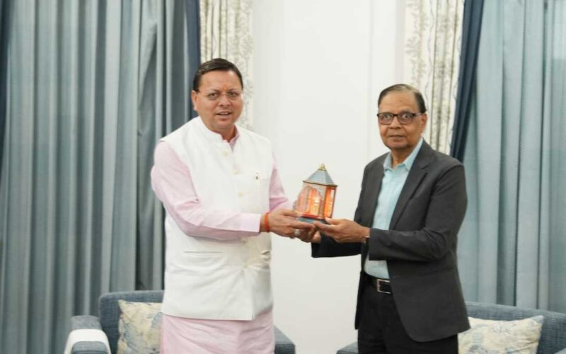 मुख्यमंत्री धामी ने किया उत्तराखंड दौरे पर आए 16वें वित्त आयोग के अध्यक्ष डॉ अरविंद पनगढ़िया का स्वागत