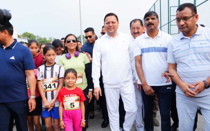 मुख्यमंत्री धामी ने पवेलियन ग्राउण्ड, देहरादून में “अहिल्या स्मृति मैराथन” एक विरासत-एक संकल्प कार्यक्रम में प्रतिभाग किया