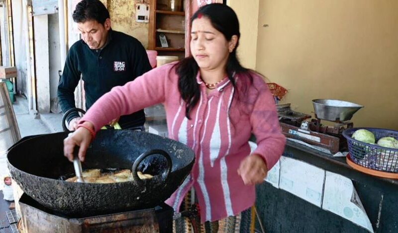 ‘NLRM से जुड़कर तहसील गजा की सुनीता सजवाण बनी आत्मनिर्भर’