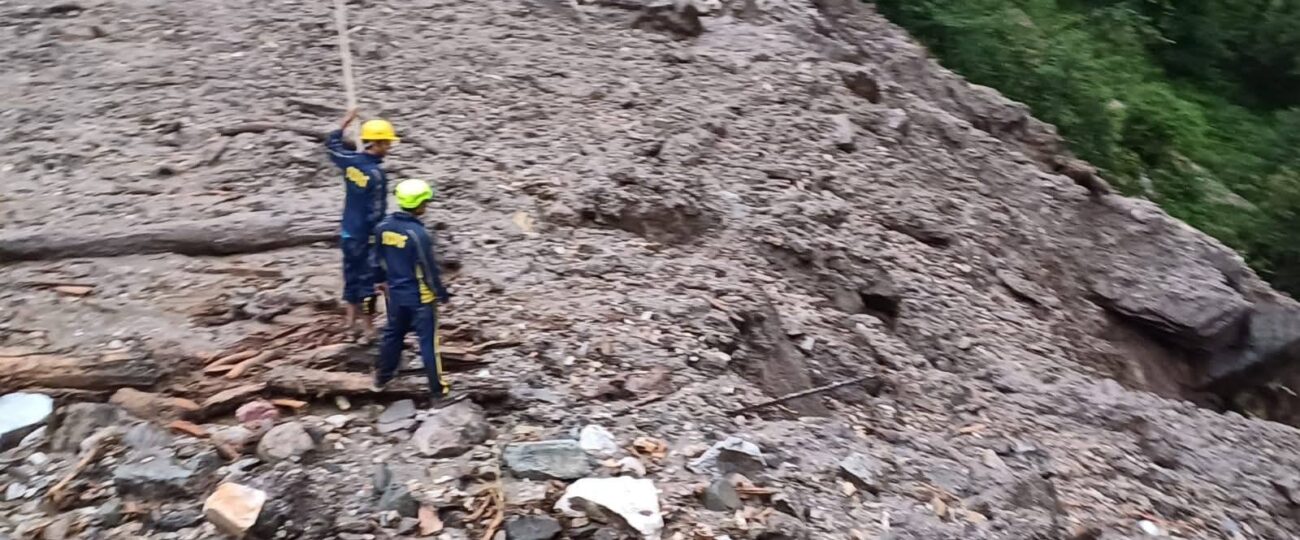 उत्तराखंड के उत्तरकाशी में फटा बादल, 18 किमी दूर मिले 2 मजदूरों के शव, 7 की तलाश