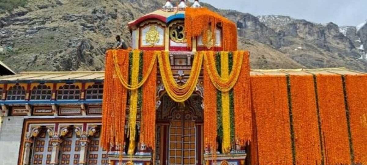 भू वैकुंठ धाम श्री बद्रीनाथ में उमड़ा श्रद्धालुओं का सैलाब