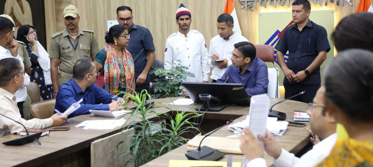 अब एसडीएम व तहसीलदार विकासनगर जनता दर्शन में रहेंगे उपस्थित डीएम ने दिए निर्देश