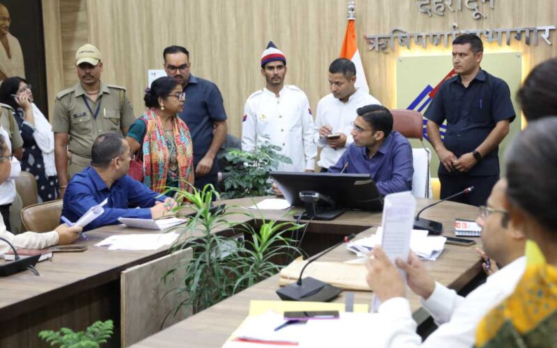 अब एसडीएम व तहसीलदार विकासनगर जनता दर्शन में रहेंगे उपस्थित डीएम ने दिए निर्देश