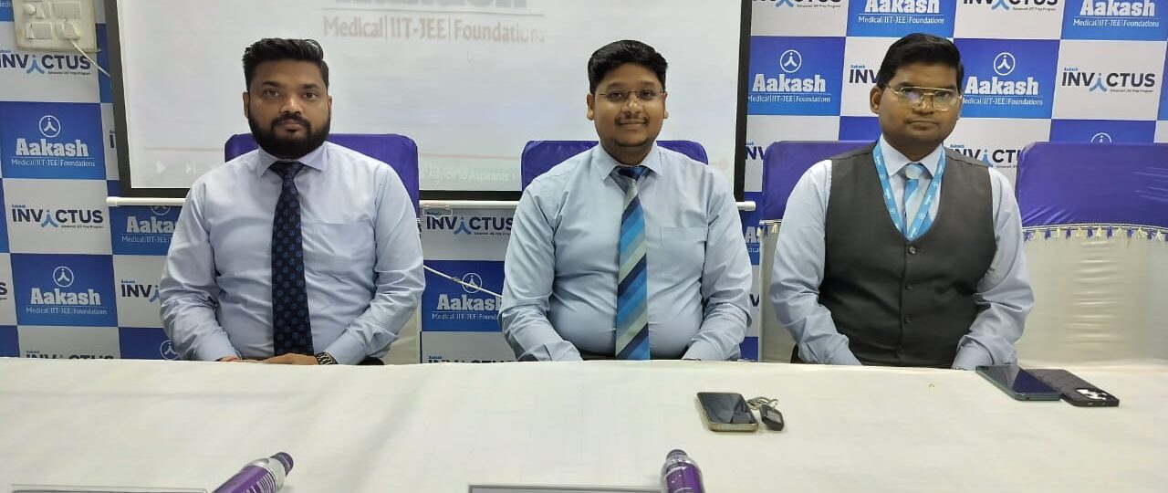 आकाश एजुकेशनल सर्विसेज़ देहरादून के सारांश मित्तल ने NEET 2025 में चमकाया नाम