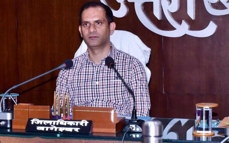 भू-स्खलन संभावित क्षेत्रों में चेतावनी बोर्ड लगाने के निर्देश