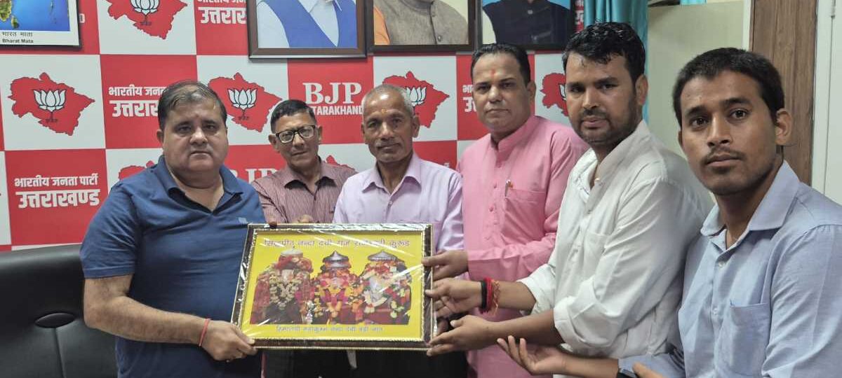 कुरुड़ और देवराड़ा को यात्रा के मानचित्र पर अंकित करें सरकार