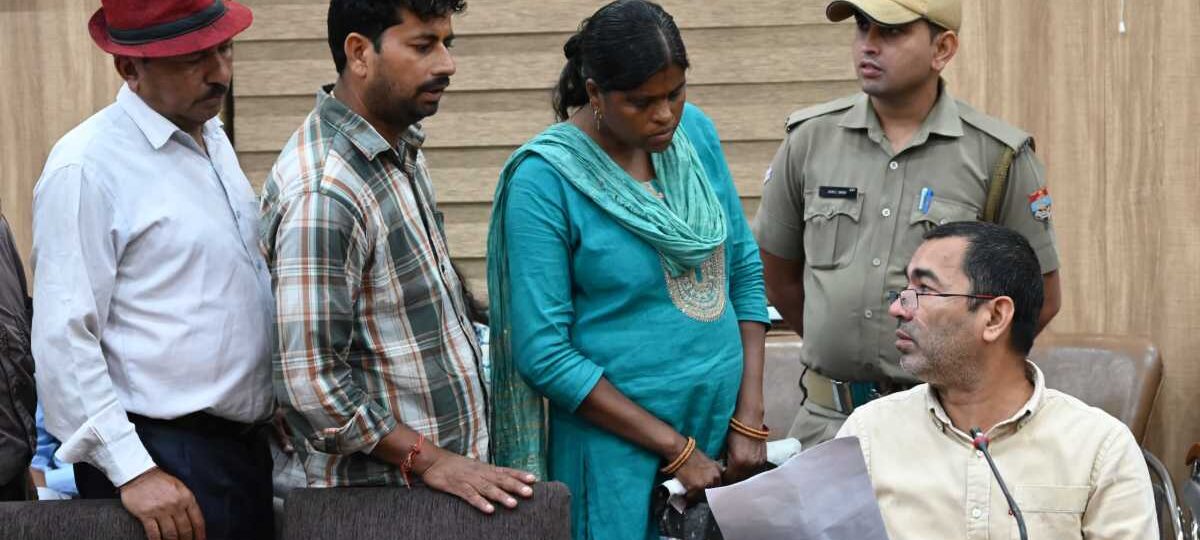 देहरादून: जनता दर्शन कार्यक्रम में 105 शिकायतें प्राप्त हुई