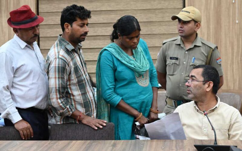 देहरादून: जनता दर्शन कार्यक्रम में 105 शिकायतें प्राप्त हुई