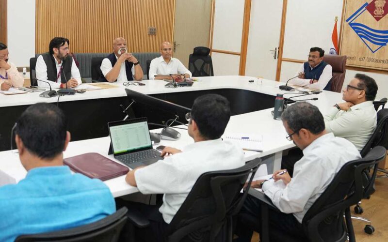 मुख्य सचिव आनन्द बर्द्धन ने बाकी बचे 36 विभागों की समीक्षा