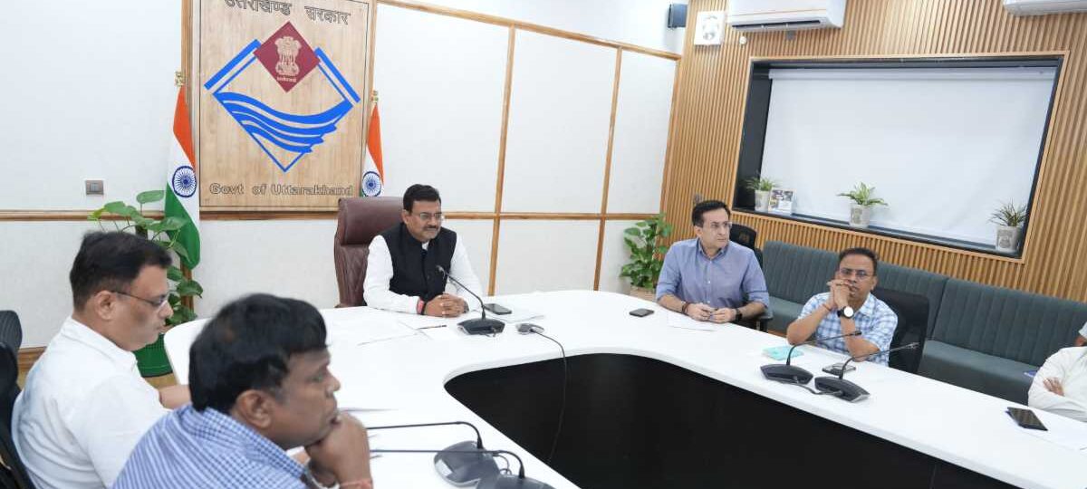 मुख्य सचिव आनन्द बर्द्धन ने कुंभ मेले की तैयारियों के संबंध में बैठक ली