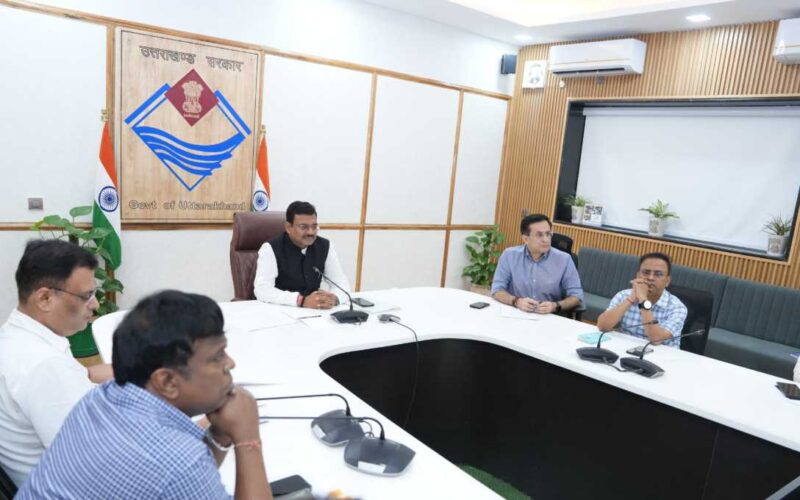 मुख्य सचिव आनन्द बर्द्धन ने कुंभ मेले की तैयारियों के संबंध में बैठक ली