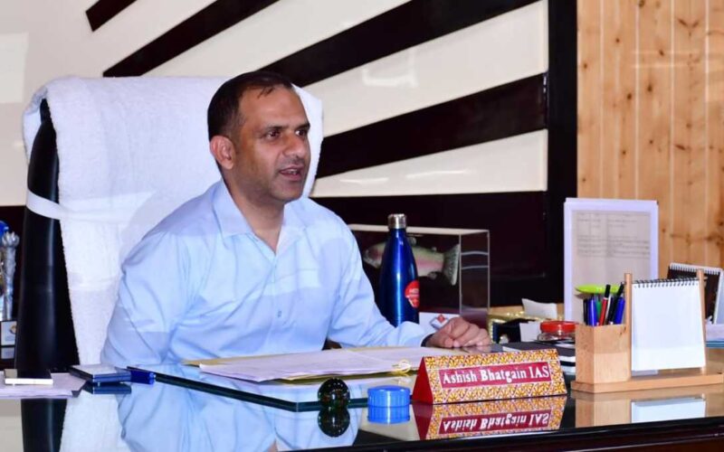 जिलाधिकारी आशीष भटगाई के नेतृत्व में इन गांवों के विस्थापन को मिली स्वीकृति