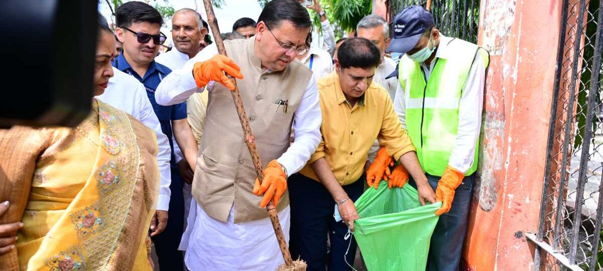 मुख्यमंत्री ने एक पेड़ मॉं के नाम अभियान के तहत किया पौधारोपण