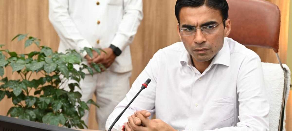 जल भराव क्षेत्रों का नियमित निरीक्षण, समस्या की पहचान और समाधान के दिए निर्देश