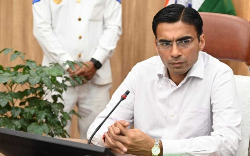 जल भराव क्षेत्रों का नियमित निरीक्षण, समस्या की पहचान और समाधान के दिए निर्देश