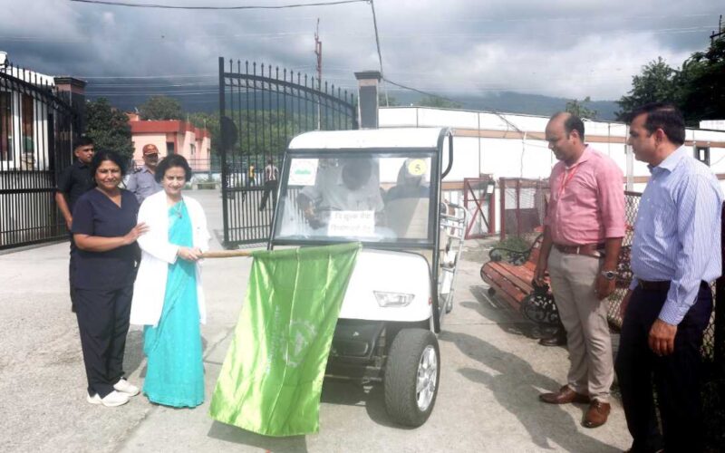 दिव्यांग जनों के लिए एम्स ने शुरू की ई-वाहन सुविधा