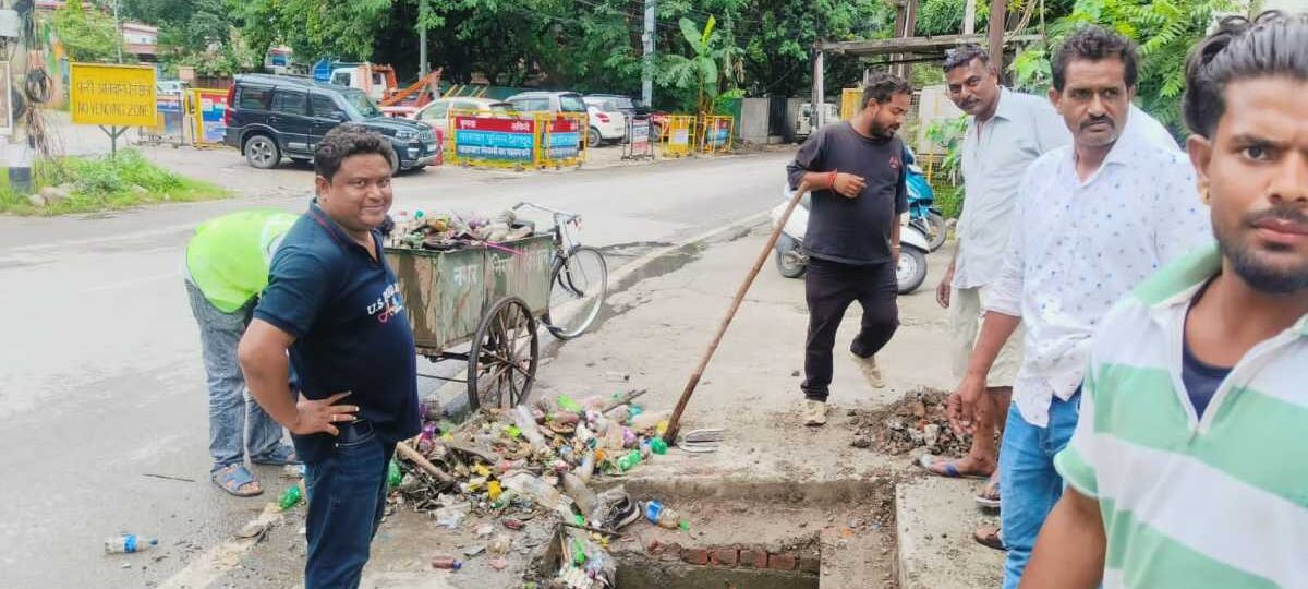 दून अस्पताल, बंजारावाला, व प्रिंस चौक पर जलभराव, सीवर लाईन चोक की शिकायत मिलते ही समाधानः