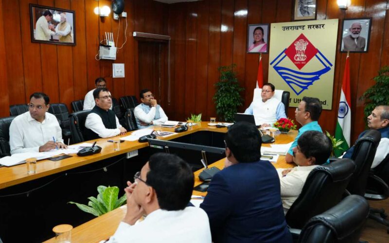 ‘डिजिटल उत्तराखंड‘ के एकीकृत प्लेटफॉर्म के माध्यम से सेवाओं को सरल बनाया जाय
