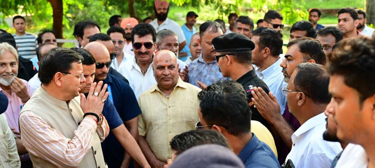 मुख्यमंत्री धामी ने खटीमा क्षेत्र की जनता से मुलाकात की, समस्याएं सुनी