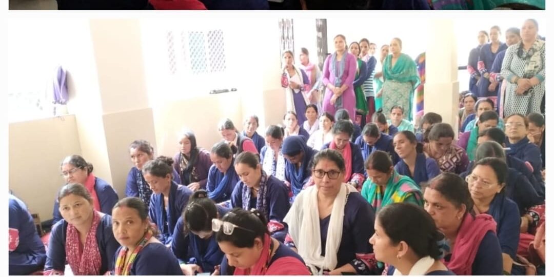 मुख्यमंत्री एकल महिला स्वरोजगार योजना की दी जानकारी