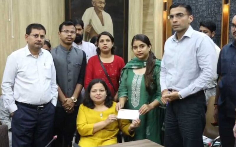 समस्या निस्तारण के साथ ही डीईओसी से वायरलेस व दूरभाष पर अपनी क्यूआरटी से आपदा सम्बन्धी अपडेट लेते रहे डीएम