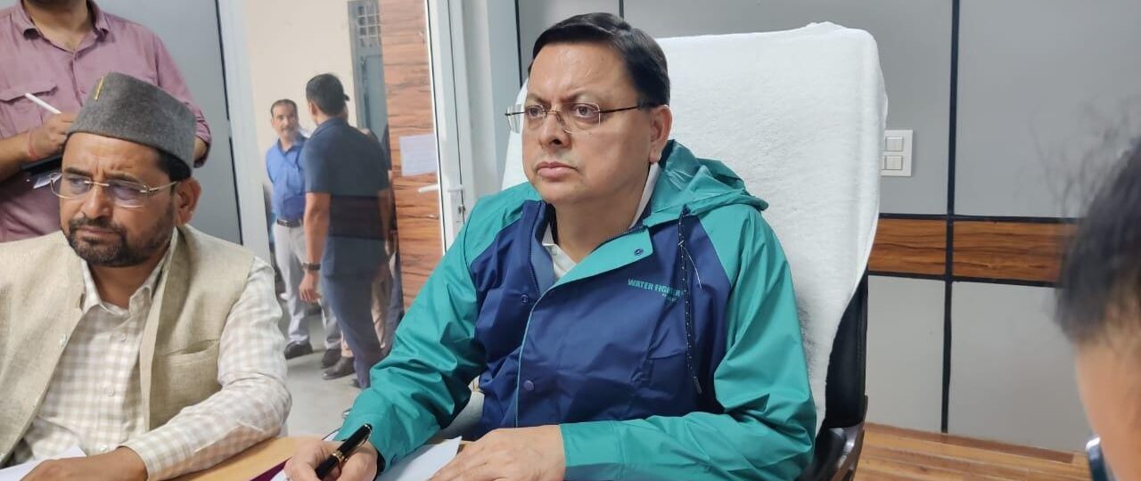 धराली आपदा प्रभावितों से मिले मुख्यमंत्री, हर संभव मदद का भरोसा दिया