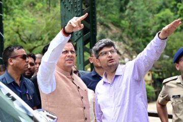 थराली में आपदा प्रभावित क्षेत्रों का मुख्यमंत्री ने किया स्थलीय निरीक्षण, अधिकारियों को राहत एवं रेस्टोरेशन कार्यों में तेजी लाने के दिए निर्देश