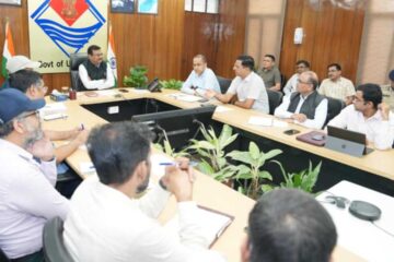 मुख्य सचिव ने धराली आपदा प्रभावितों के लिए राहत एवं पुनर्वास कार्यों की समीक्षा की