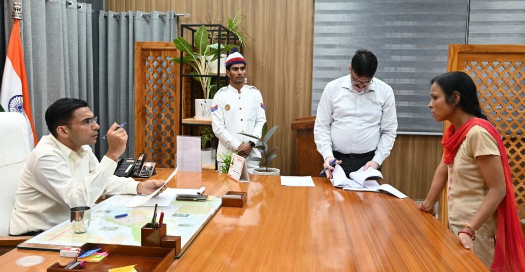 नए रूप में देहरादून जिला  प्रशासन, संवेदना; मदद; न्याय; एक्शन; प्रवर्तन