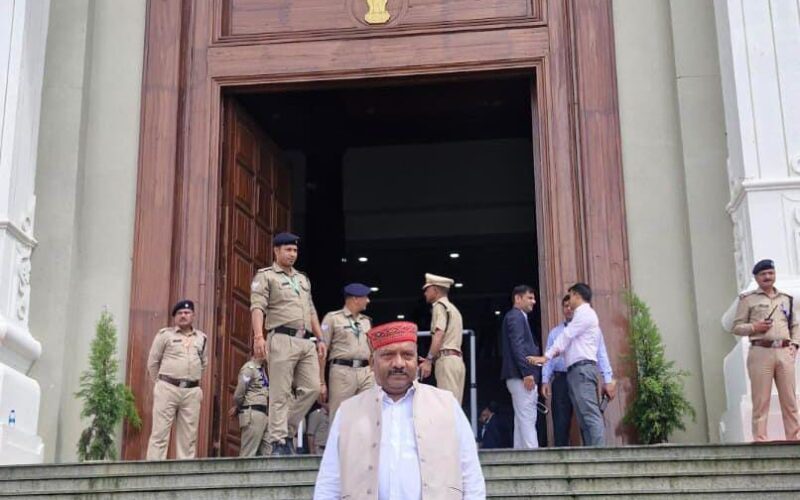 विधानसभा सत्र में पौड़ी विधायक पोरी के प्रश्न से सरकार की कार्यप्रणाली पर निशाना, पोरी ने समाधान नहीं किए जाने पर दे डाली चेतावनी