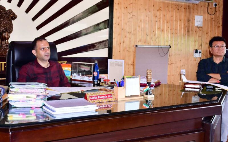 जिलाधिकारी आशीष भटगांई ने स्प्रिंग एवं रिवर रिजुविनेशन अथॉरिटी (सारा) की बैठक ली