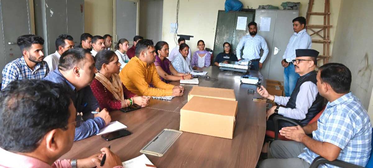 डीएम के निर्देश पर नई सस्ता राशन की दुकानों के विक्रेताओं को दिया प्रशिक्षण