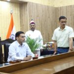 विधवा मां विजयलक्ष्मी की गुहार पर डीएम ने दिखाई तत्परता – गुंडा एक्ट में दोनों पुत्रों पर कार्रवाई