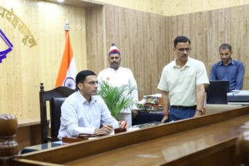 विधवा मां विजयलक्ष्मी की गुहार पर डीएम ने दिखाई तत्परता – गुंडा एक्ट में दोनों पुत्रों पर कार्रवाई