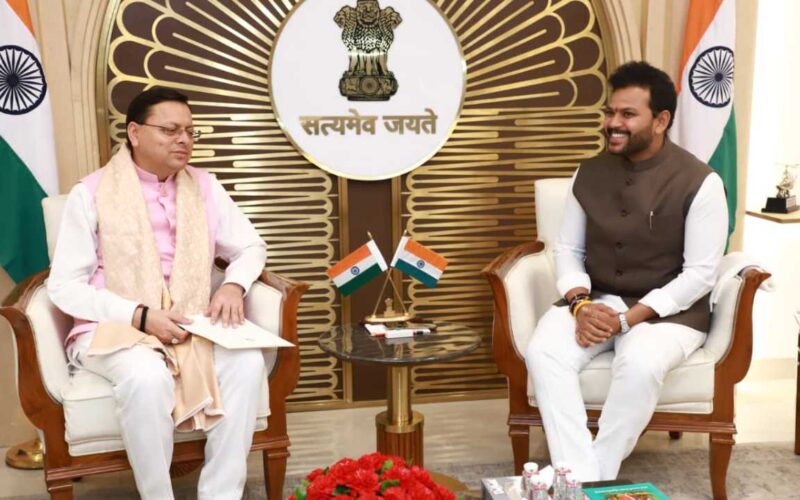 मुख्यमंत्री ने केंद्रीय नागरिक उड्डयन मंत्री से उत्तराखण्ड में हवाई सेवाओं के विस्तार पर की चर्चा
