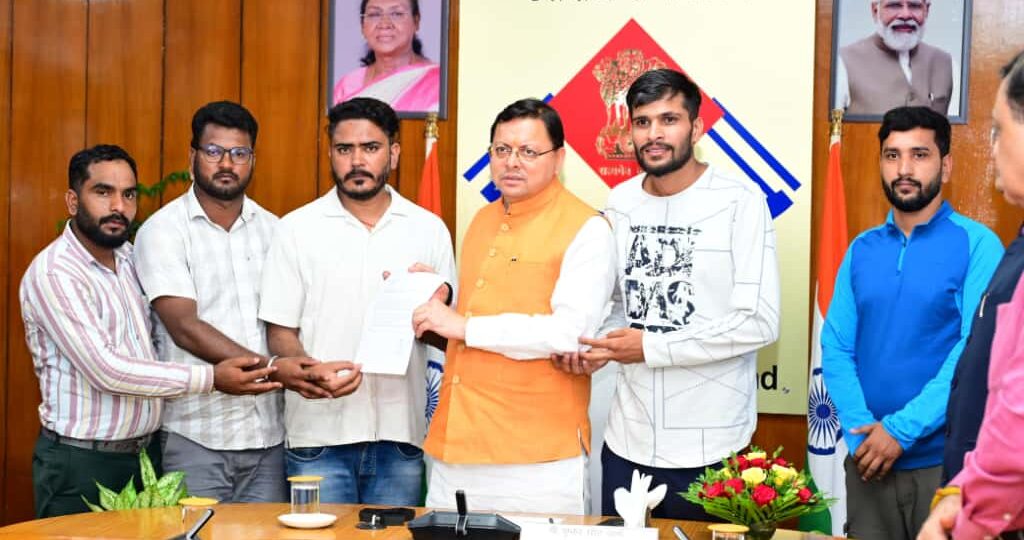 बेरोज़गार संघ के अध्यक्ष राम कंडवाल के नेतृत्व में एक प्रतिनिधिमंडल ने मुख्यमंत्री से भेंट की
