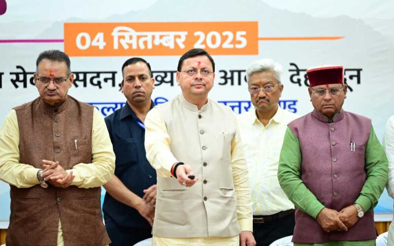 मुख्यमंत्री ने वरिष्ठ नागरिकों, दिव्यांगजनों से किया संवाद
